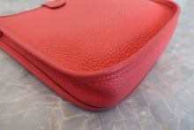 将图片加载到图库查看器,HERMES EVELYNE TPM Clemence leather Vermillon T刻印 Shoulder bag 700120049