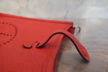 将图片加载到图库查看器,HERMES EVELYNE TPM Clemence leather Vermillon T刻印 Shoulder bag 700120049