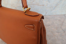 画像をギャラリービューアに読み込む, HERMES/エルメス ケリー28 トゴ ゴールド □E刻印 ショルダーバッグ 800010025