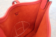 将图片加载到图库查看器,HERMES EVELYNE TPM Clemence leather Vermillon T刻印 Shoulder bag 700120049