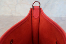 将图片加载到图库查看器,HERMES EVELYNE TPM Clemence leather Vermillon T刻印 Shoulder bag 700120049