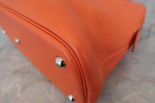 将图片加载到图库查看器,HERMES/BOLIDE 31 Clemence leather Orange poppy T刻印 Shoulder bag 800050090