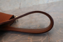 將圖片載入圖庫檢視器 HERMES/エルメス ピコタンロックPM トリヨンクレマンス ゴールド X刻印 ハンドバッグ 700090138