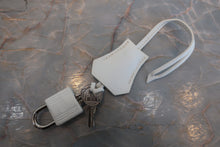 Load image into Gallery viewer, HERMES BIRKIN 25 Epsom leather White □R Engraving Hand bag 700080085