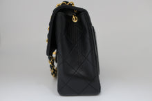 Load image into Gallery viewer, CHANEL Mini Matelasse Single Flap Chain shoulder bag Lambskin Black/Gold hardware Shoulder bag 800100034