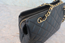Load image into Gallery viewer, CHANEL Matelasse chain shoulder bag Caviar skin Black/Gold hadware Shoulder bag 800060109