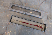 將圖片載入圖庫檢視器 Christian Dior/クリスチャンディオール カデナ・キーモチーフストラップ 金メッキ レッド/ゴールド金具 ストラップ 300010100