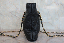 Load image into Gallery viewer, CHANEL Matelasse chain tote bag Lambskin Black/Gold hadware Tote bag 800080126