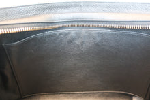 Load image into Gallery viewer, CHANEL Matelasse chain shoulder bag Caviar skin Black/Gold hadware Shoulder bag 800060109