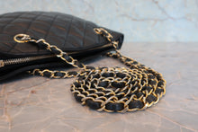Load image into Gallery viewer, CHANEL Matelasse chain tote bag Lambskin Black/Gold hadware Tote bag 800080126