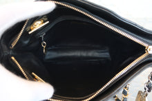 Load image into Gallery viewer, CHANEL Matelasse chain tote bag Lambskin Black/Gold hadware Tote bag 800080126