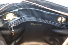 Load image into Gallery viewer, CHANEL Matelasse chain tote bag Lambskin Black/Gold hadware Tote bag 800080126