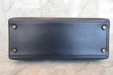 画像をギャラリービューアに読み込む, HERMES/エルメス ケリー28 ボックスカーフ ネイビー 〇J刻印 ハンドバッグ 700060052