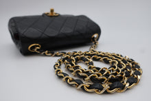 Load image into Gallery viewer, CHANEL Mini Matelasse Single Flap Chain shoulder bag Lambskin Black/Gold hardware Shoulder bag 800090239