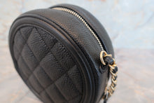 Load image into Gallery viewer, CHANEL Matelasse round chain shoulder bag Caviar skin Black/Gold hadware Shoulder bag 700040044
