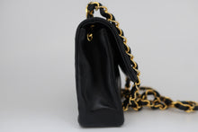 Load image into Gallery viewer, CHANEL Vicolore Big CC mark Chain shoulder bag Lambskin Black/Gold hardware Shoulder bag 800100035
