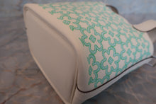 Load image into Gallery viewer, HERMES PICOTIN LOCK Micro(micro) Lucky Daisy Swift leather Nata/Vert U Engraving Hand bag 700070059