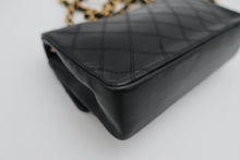 Load image into Gallery viewer, CHANEL Vicolore Big CC mark Chain shoulder bag Lambskin Black/Gold hardware Shoulder bag 800100035