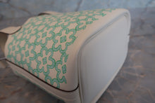 Load image into Gallery viewer, HERMES PICOTIN LOCK Micro(micro) Lucky Daisy Swift leather Nata/Vert U Engraving Hand bag 700070059