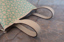 Load image into Gallery viewer, HERMES PICOTIN LOCK Micro(micro) Lucky Daisy Swift leather Nata/Vert U Engraving Hand bag 700070059