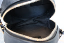 Load image into Gallery viewer, CHANEL Matelasse round chain shoulder bag Caviar skin Black/Gold hadware Shoulder bag 700040044