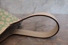 将图片加载到图库查看器,HERMES PICOTIN LOCK Micro(micro) Lucky Daisy Swift leather Nata/Vert U刻印 Hand bag 700070059
