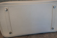 Load image into Gallery viewer, HERMES BIRKIN 35 Clemence leather White □R Engraving Hand bag 700050002