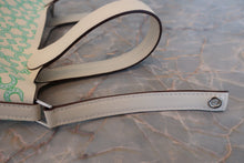 Load image into Gallery viewer, HERMES PICOTIN LOCK Micro(micro) Lucky Daisy Swift leather Nata/Vert U Engraving Hand bag 700070059