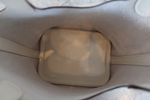 Load image into Gallery viewer, HERMES PICOTIN LOCK Micro(micro) Lucky Daisy Swift leather Nata/Vert U Engraving Hand bag 700070059