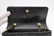Load image into Gallery viewer, CHANEL Vicolore Big CC mark Chain shoulder bag Lambskin Black/Gold hardware Shoulder bag 800100035