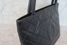 将图片加载到图库查看器,CHANEL/香奈儿 复刻 托特包 荔枝皮 Black/Silver hadware(黑色/银色金属) 托特包 700100195