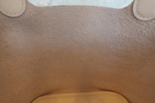 Load image into Gallery viewer, HERMES PICOTIN LOCK Micro(micro) Lucky Daisy Swift leather Nata/Vert U Engraving Hand bag 700070059