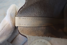 Load image into Gallery viewer, HERMES PICOTIN LOCK Micro(micro) Lucky Daisy Swift leather Nata/Vert U Engraving Hand bag 700070059