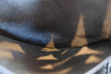 Load image into Gallery viewer, CHANEL Matelasse round chain shoulder bag Caviar skin Black/Gold hadware Shoulder bag 700040044