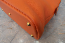 Load image into Gallery viewer, HERMES/BOLIDE 31 Clemence leather Orange □H Engraving Shoulder bag 800020117