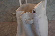 Load image into Gallery viewer, HERMES BIRKIN 35 Clemence leather White □R Engraving Hand bag 700050002