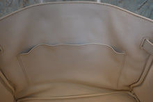 Load image into Gallery viewer, HERMES BIRKIN 35 Clemence leather White □R Engraving Hand bag 700050002