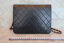 Load image into Gallery viewer, CHANEL Matelasse push lock chain shoulder bag Lambskin Black/Gold Hardware Shoulder bag 800080139