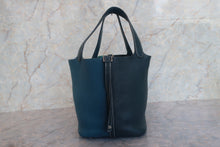 将图片加载到图库查看器,HERMES PICOTIN LOCK CASAQUE MM Clemence leather Vert bosphore/Vert cypres Z刻印 Hand bag 800010046