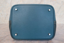 将图片加载到图库查看器,HERMES PICOTIN LOCK CASAQUE MM Clemence leather Vert bosphore/Vert cypres Z刻印 Hand bag 800010046