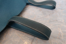 将图片加载到图库查看器,HERMES PICOTIN LOCK CASAQUE MM Clemence leather Vert bosphore/Vert cypres Z刻印 Hand bag 800010046