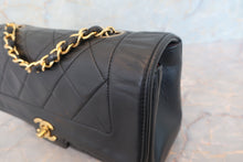 将图片加载到图库查看器,CHANEL/香奈儿 CF 链条包 羊皮 Black/Gold hadware(黑色/金色金属) 肩背包 700100229