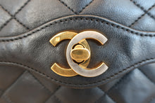 Load image into Gallery viewer, CHANEL Paris Limited Matelasse chain shoulder bag Lambskin Black/Gold hadware Black/Gold hadware 800050092