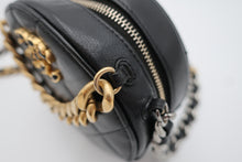 Load image into Gallery viewer, CHANEL CHANEL19 Matelasse Round Chain shoulder bag Lambskin Black/Gold hardware/Silver hardware Shoulder bag 800090124