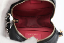 Load image into Gallery viewer, CHANEL CHANEL19 Matelasse Round Chain shoulder bag Lambskin Black/Gold hardware/Silver hardware Shoulder bag 800090124