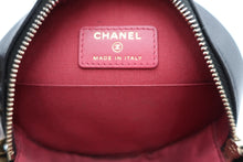 Load image into Gallery viewer, CHANEL CHANEL19 Matelasse Round Chain shoulder bag Lambskin Black/Gold hardware/Silver hardware Shoulder bag 800090124