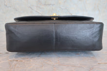 Load image into Gallery viewer, CHANEL Diana matelasse chain shoulder bag Lambskin Black/Gold hadware Shoulder bag 800020192