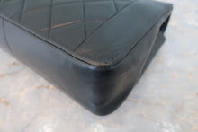 Load image into Gallery viewer, CHANEL Diana matelasse chain shoulder bag Lambskin Black/Gold hadware Shoulder bag 800020192