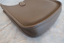 Load image into Gallery viewer, HERMES  EVELYNE TPM Clemence leather Etoupe gray Z Engraving Shoulder bag 700080109