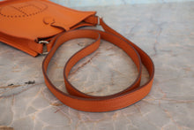 Load image into Gallery viewer, HERMES EVELYNE TPM Epsom leather Orange □H Engraving Shoulder bag 800050069